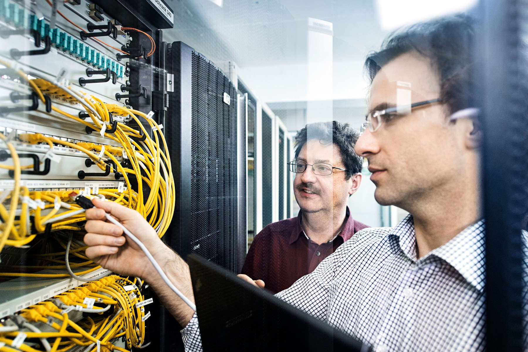 IT-Security-Experten des T&Uuml;V-Rheinland simulieren Angriffe auf die IT-Infrastruktur unterschiedlichster Auftraggeber