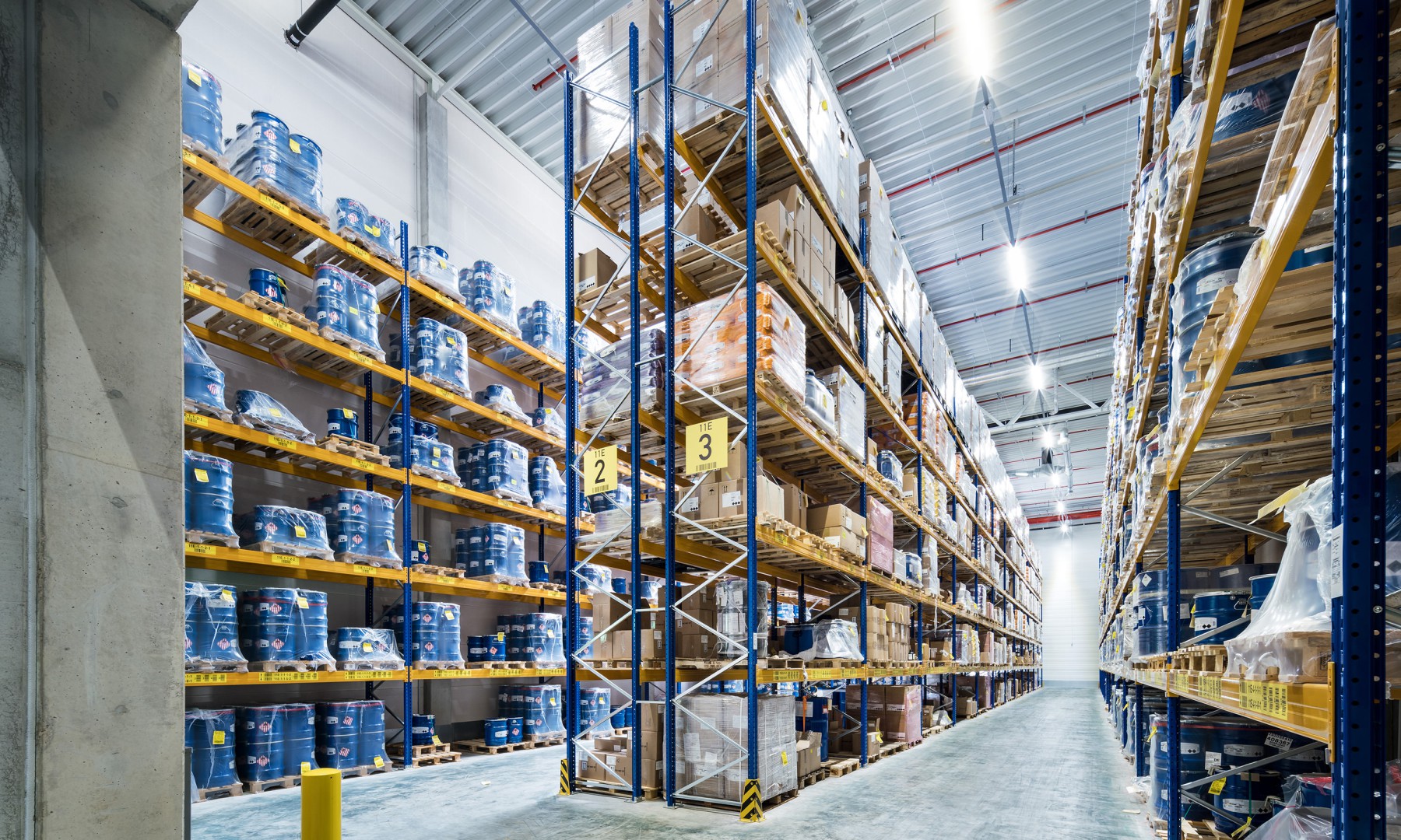 Ein modernes Multi-User-Logistikzentrum der H&auml;fen und G&uuml;terverkehr K&ouml;ln AG (HGK)