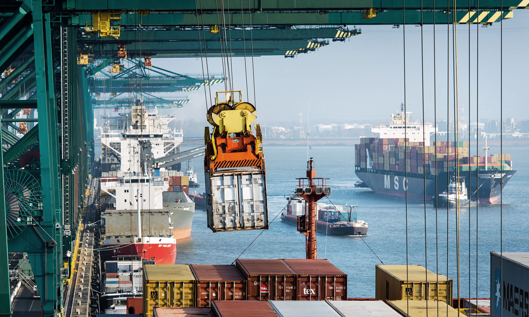 Im Hafen von Antwerpen