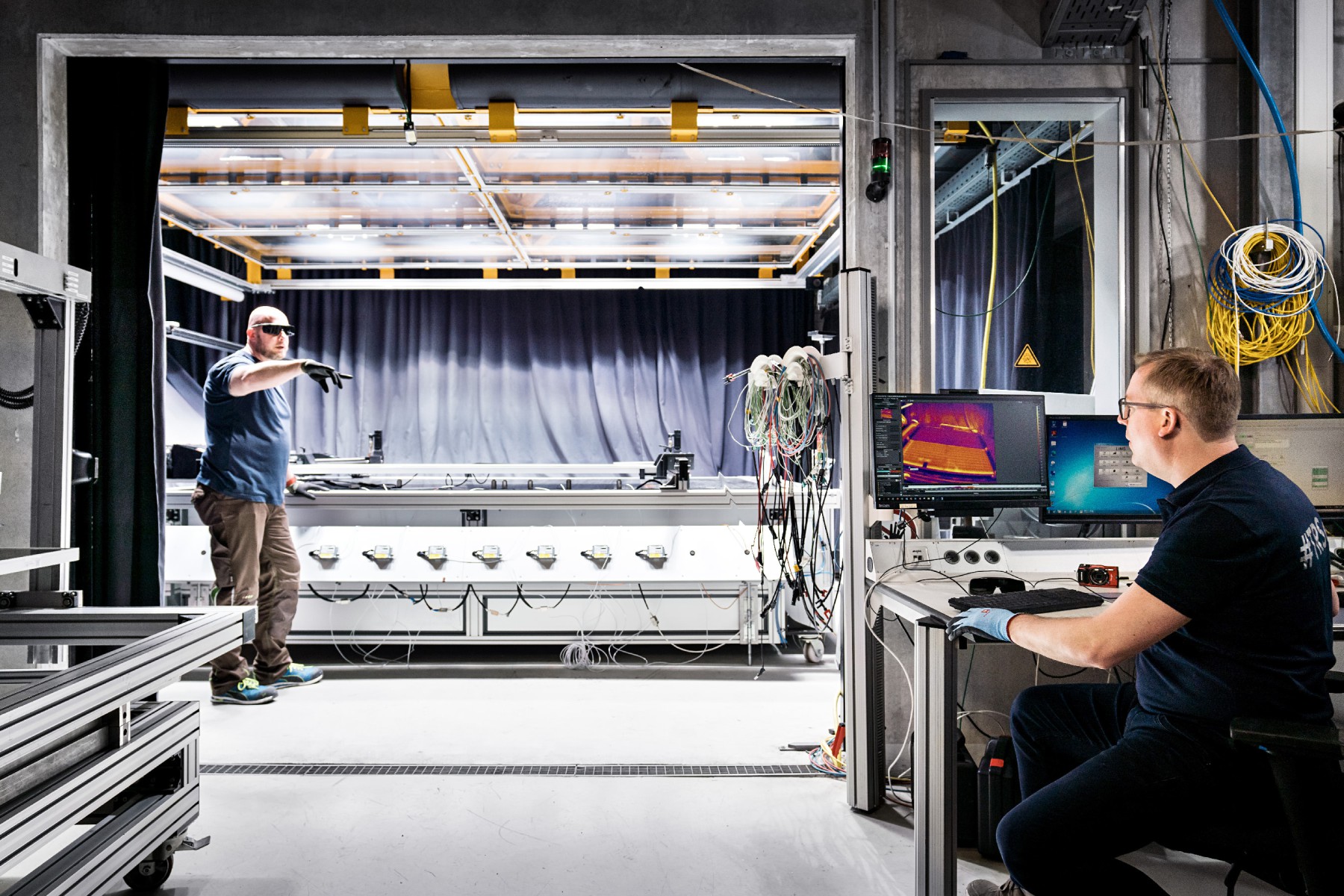 Das Solarlabor des T&Uuml;V Rheinland in K&ouml;ln ist eines der weltweit gr&ouml;&szlig;ten Labore zur Pr&uuml;fung von Solarmodulen.