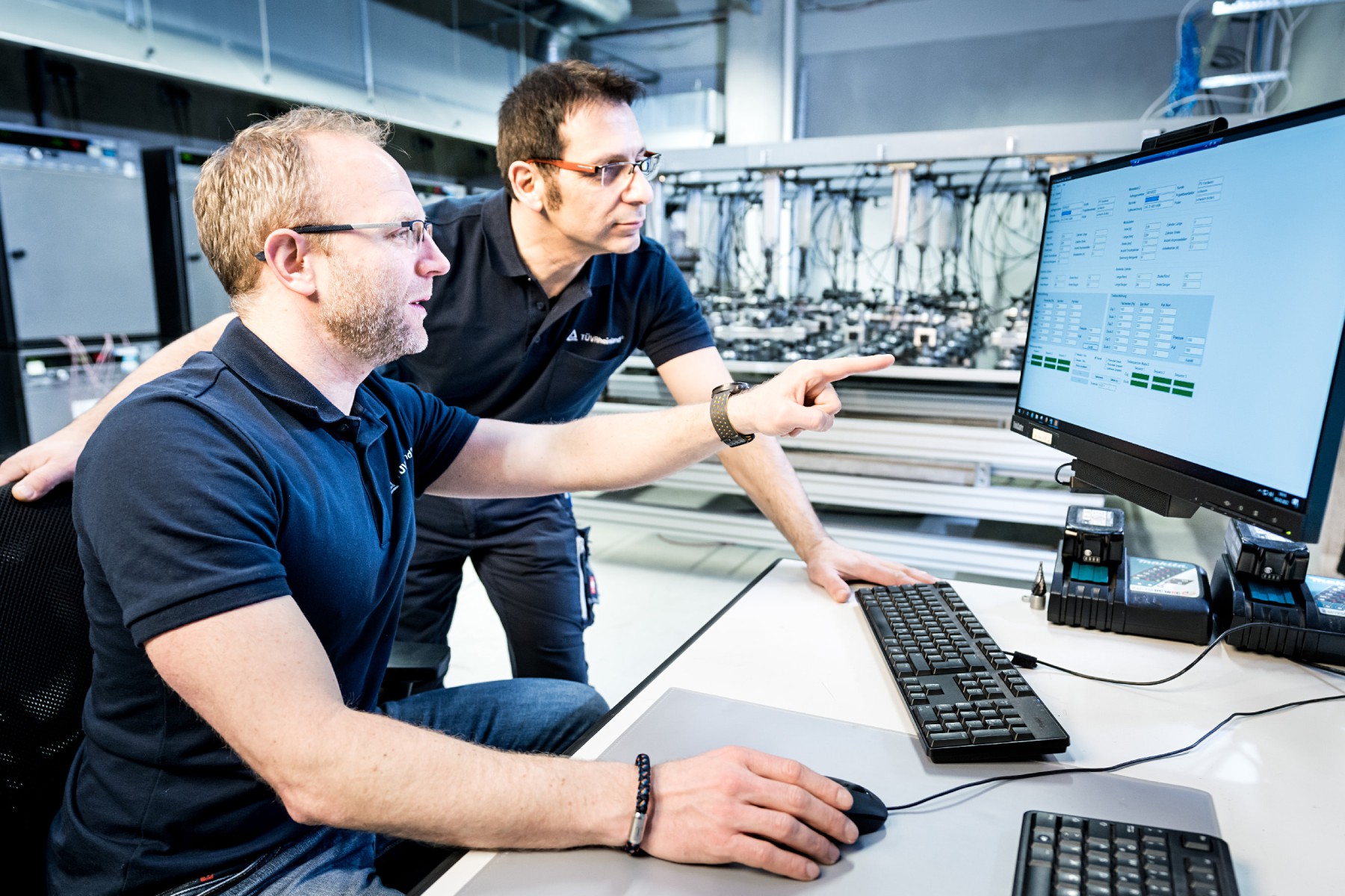 Das Solarlabor des T&Uuml;V Rheinland in K&ouml;ln ist eines der weltweit gr&ouml;&szlig;ten Labore zur Pr&uuml;fung von Solarmodulen.