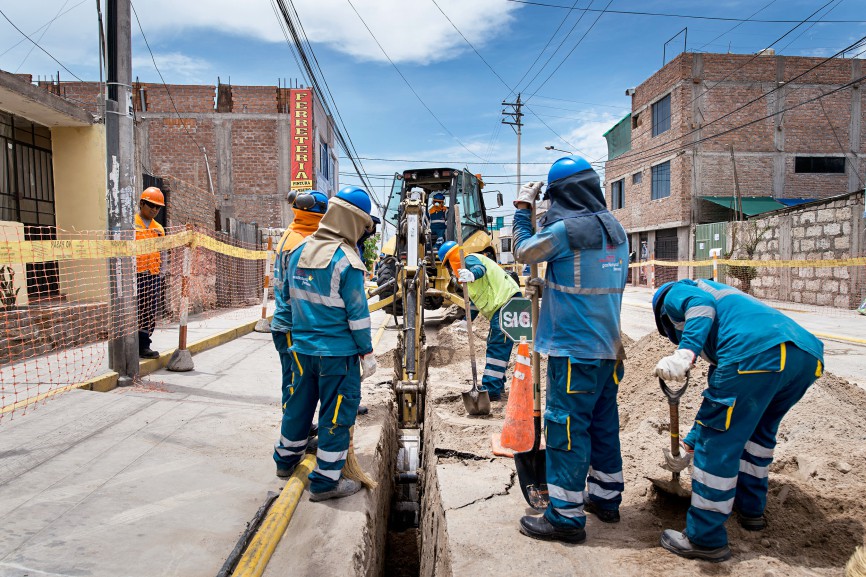 In Arequipa überwacht der TÜV-Rheinland die Installation von Erdgasleitungen.